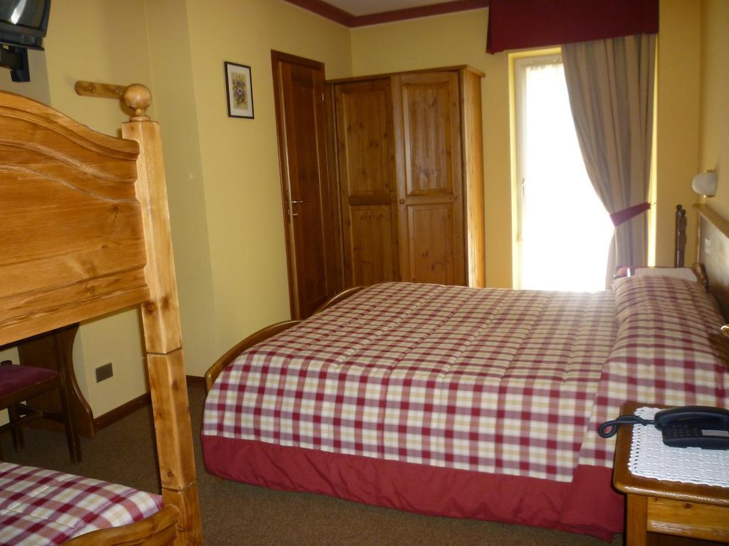 Hotel I Rododendri Valfurva Ruang foto