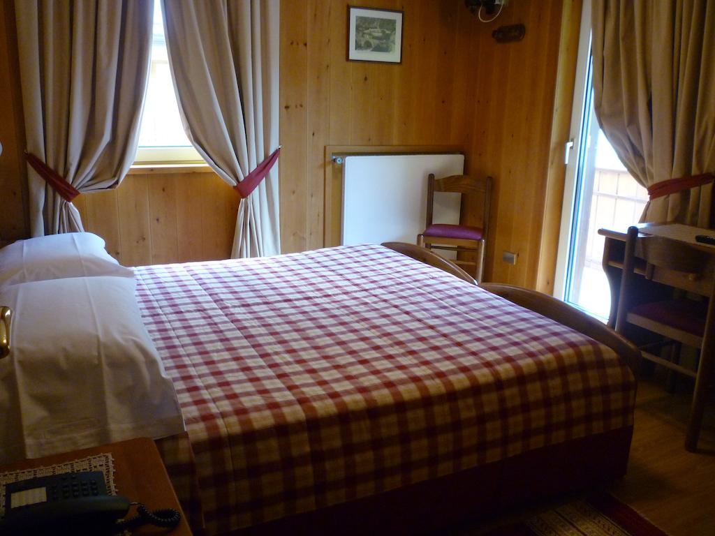 Hotel I Rododendri Valfurva Bagian luar foto